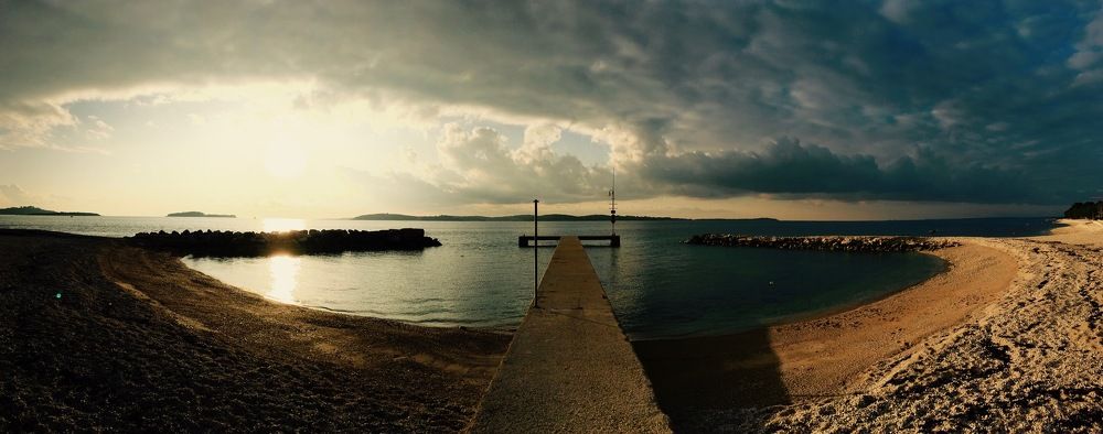 inter idol on the beach