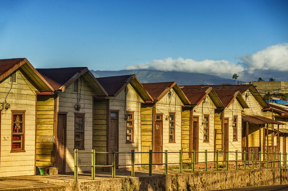 Heredia por media calle