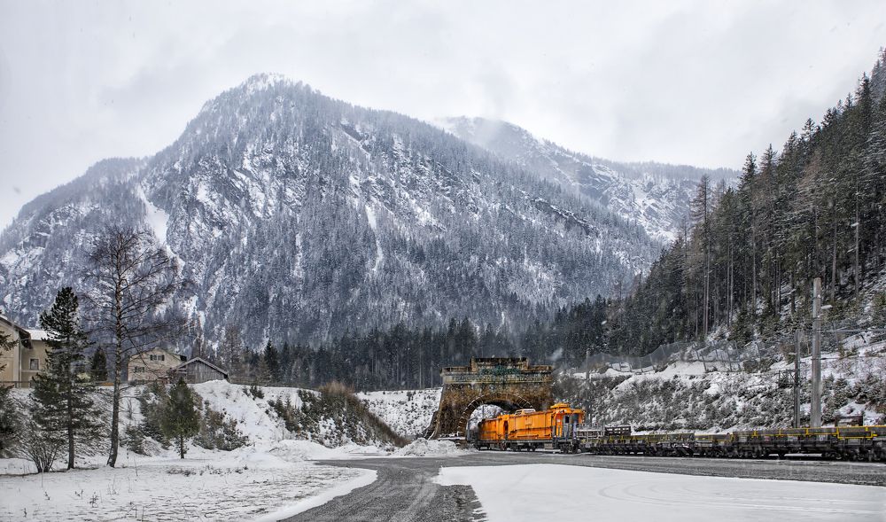 Оранжевый поезд