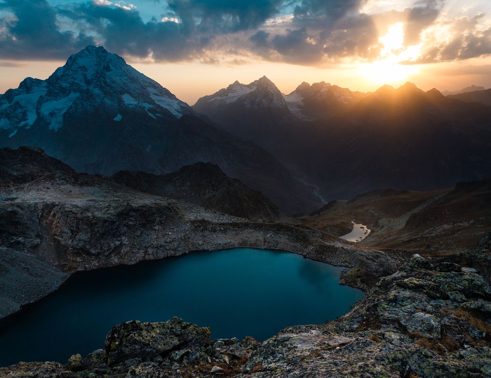 Закат на озере Кратерное