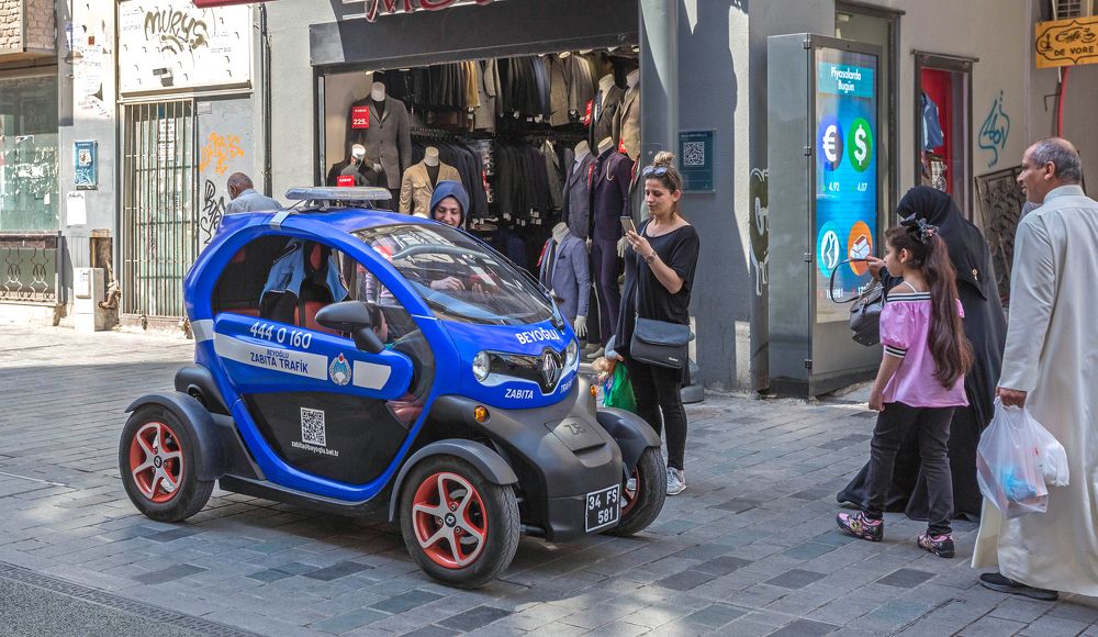 Забавная малютка