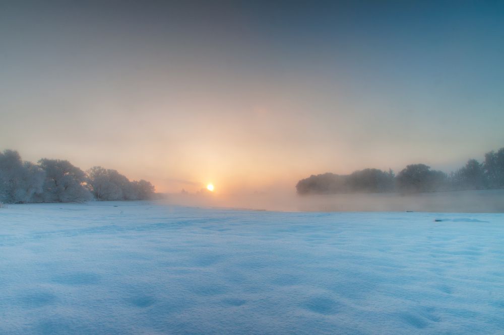 тишина над рекой