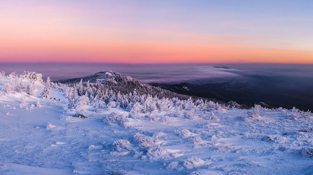 Сидя на великом холме...