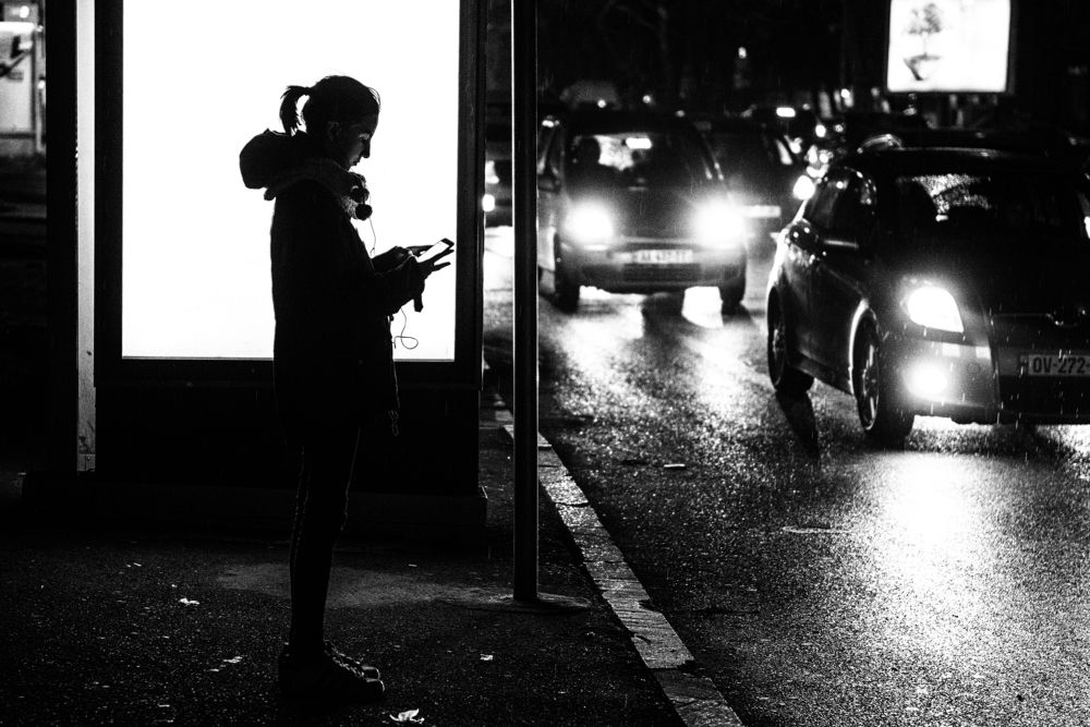 На остановке