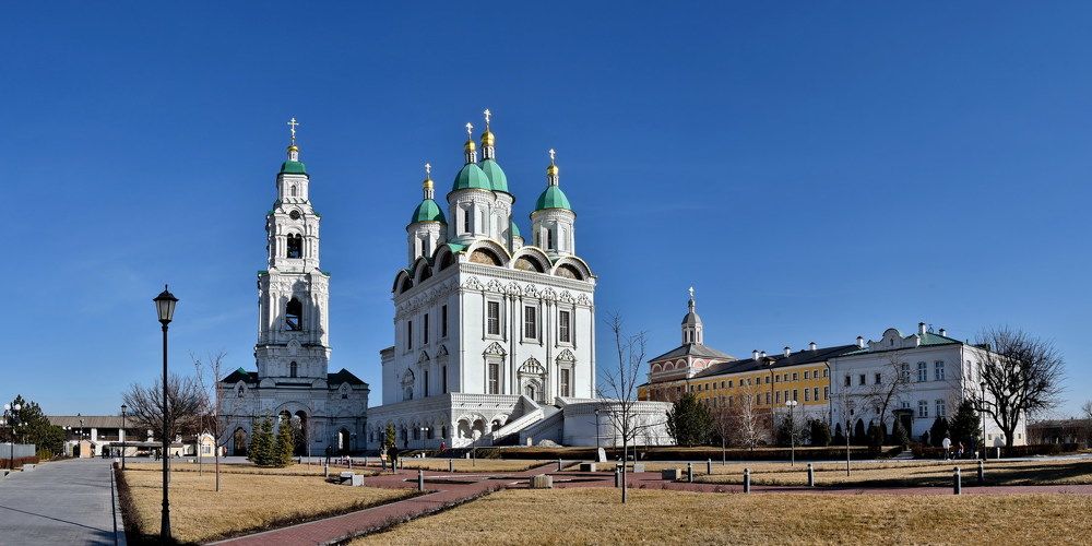 Успенский собор и колокольня Астраханского Кремля