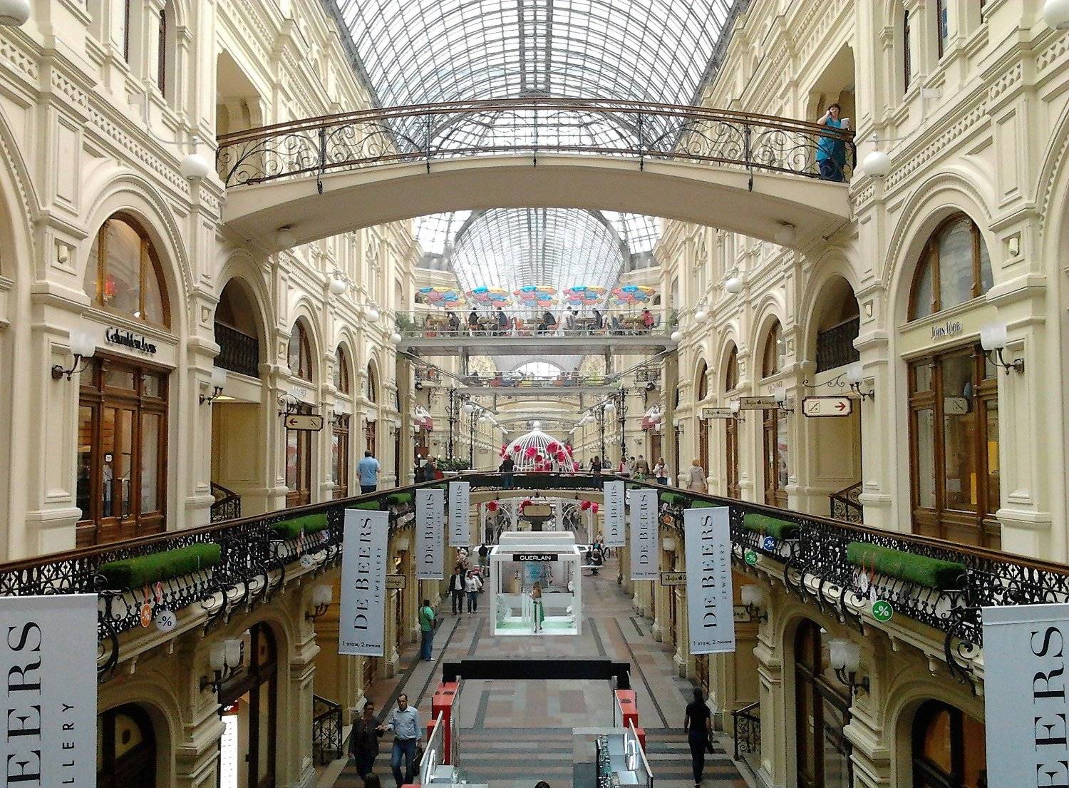 Линия в ГУМе.