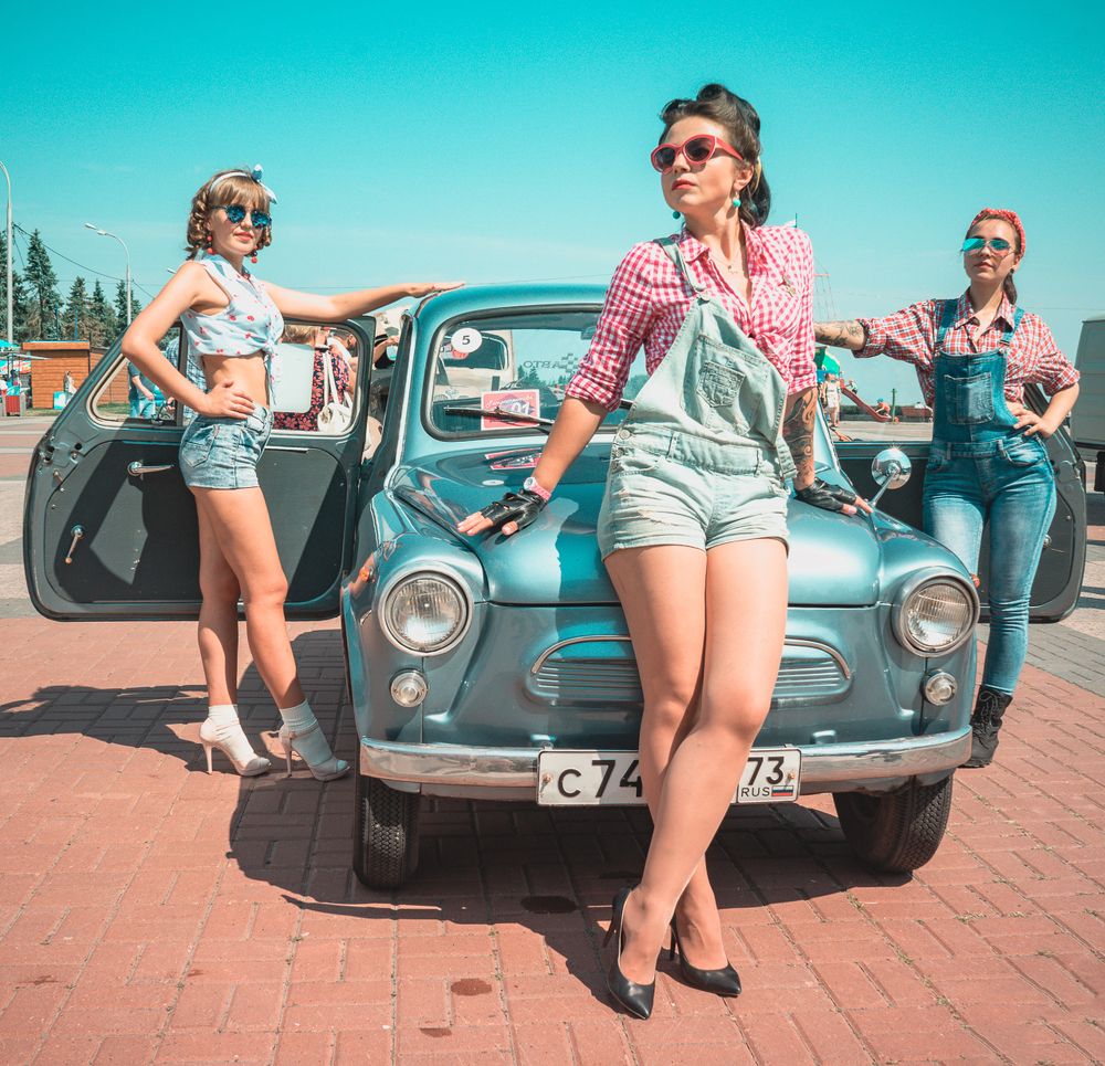 Девушки ретро