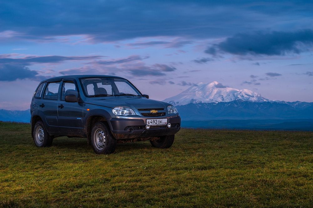 НИВА И ЭЛЬБРУС