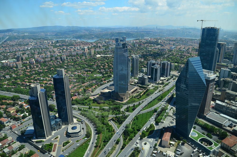 Панорама на небоскребы финансового района Стамбула