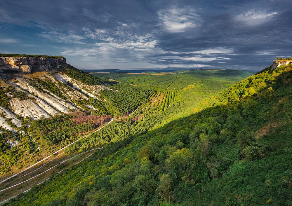 Вечернее солнце на Чуфут-Кале