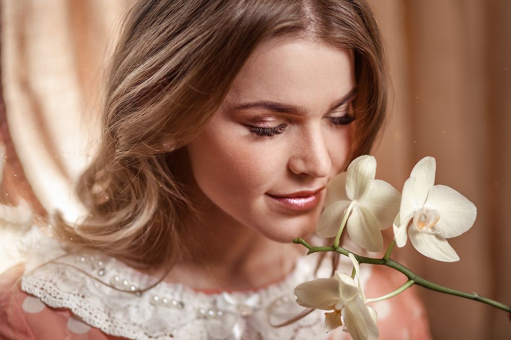 Белая орхидея