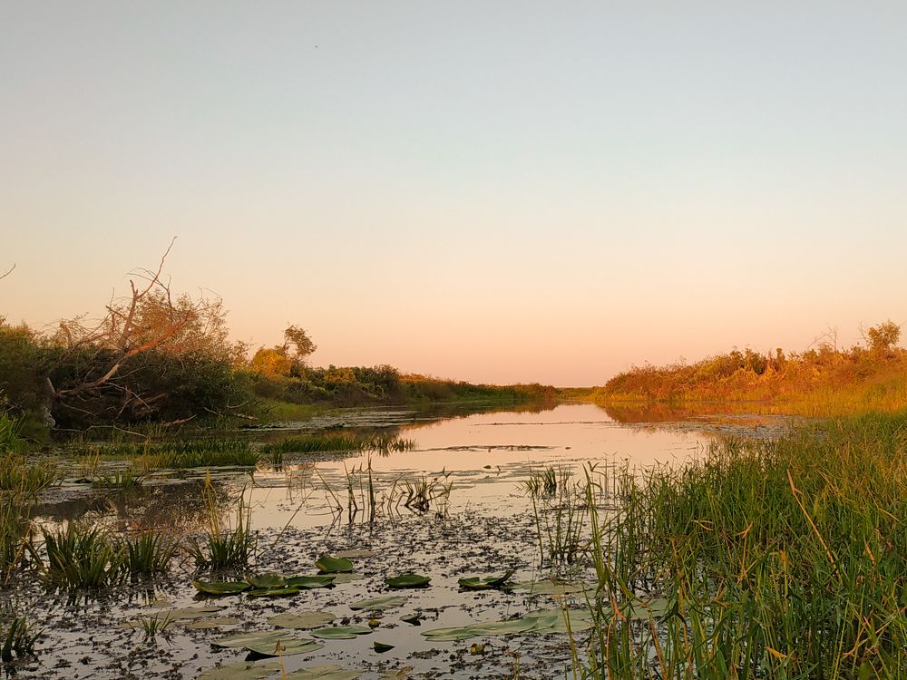 Закат на озере