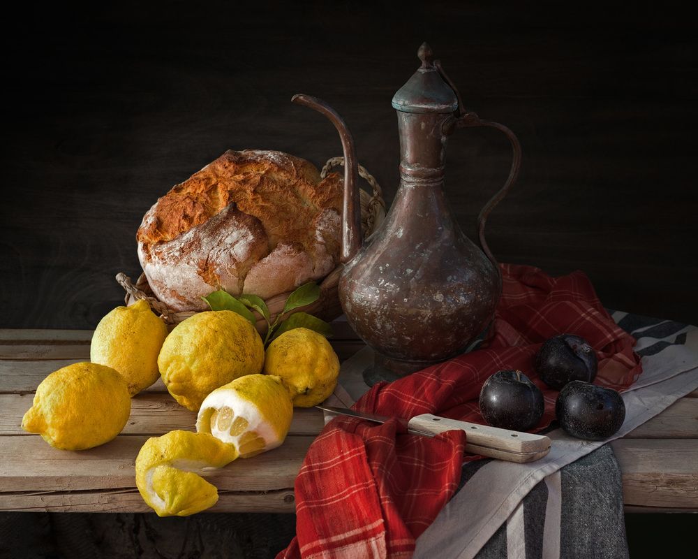 Натюрморт с восточным кувшином