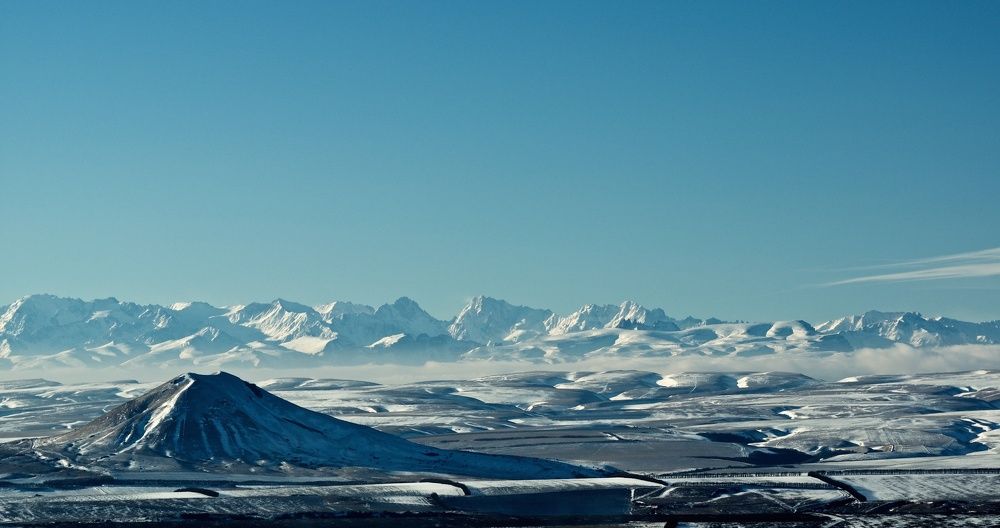 Снежные пики Кавказа