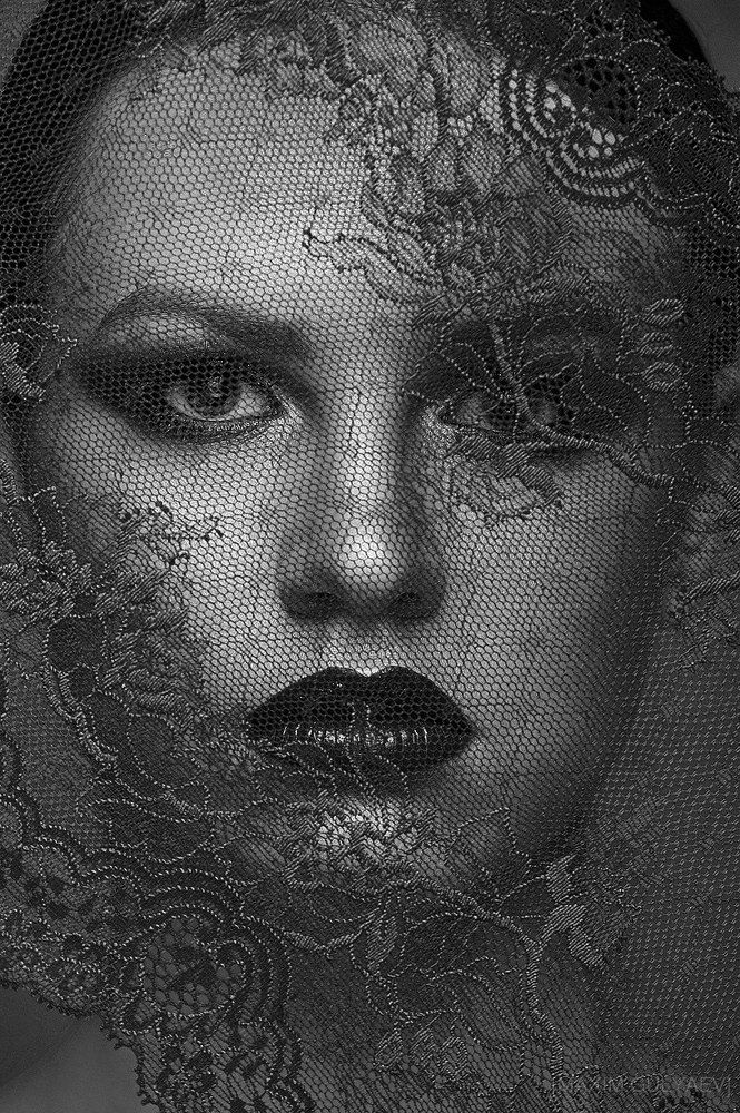 Кружева черной вуали