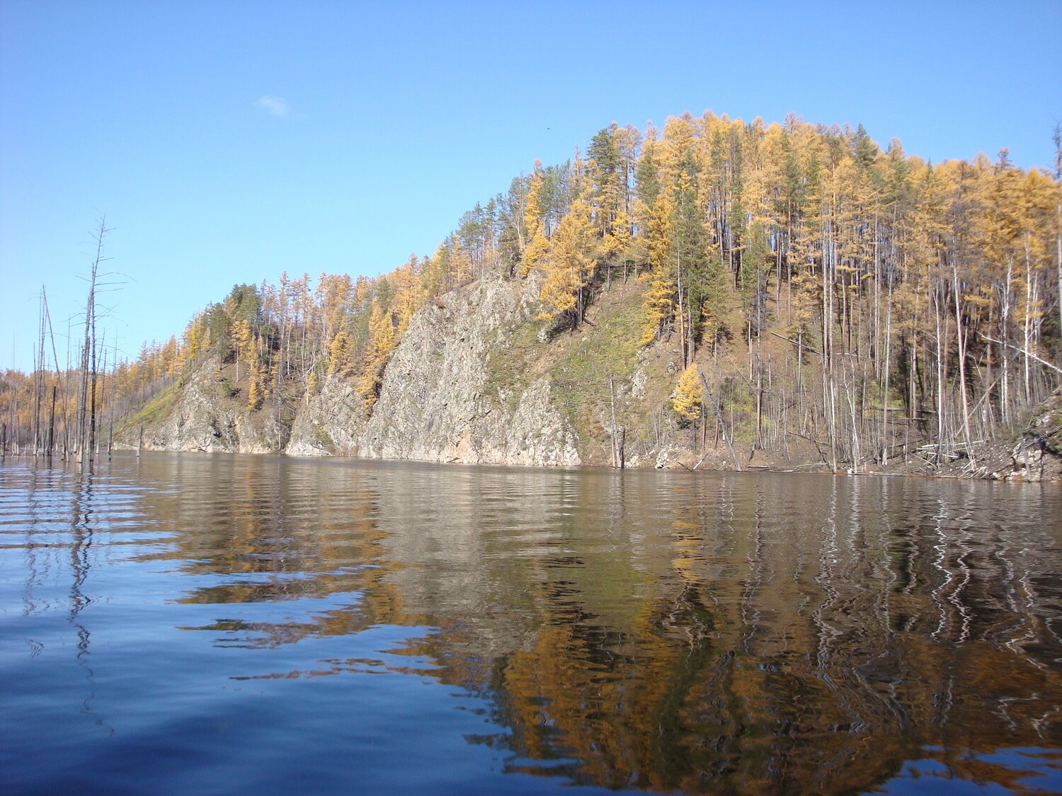 На море