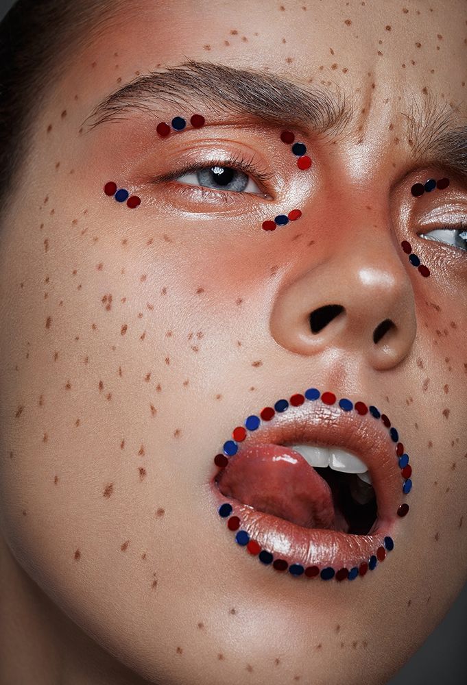 Glam freckles