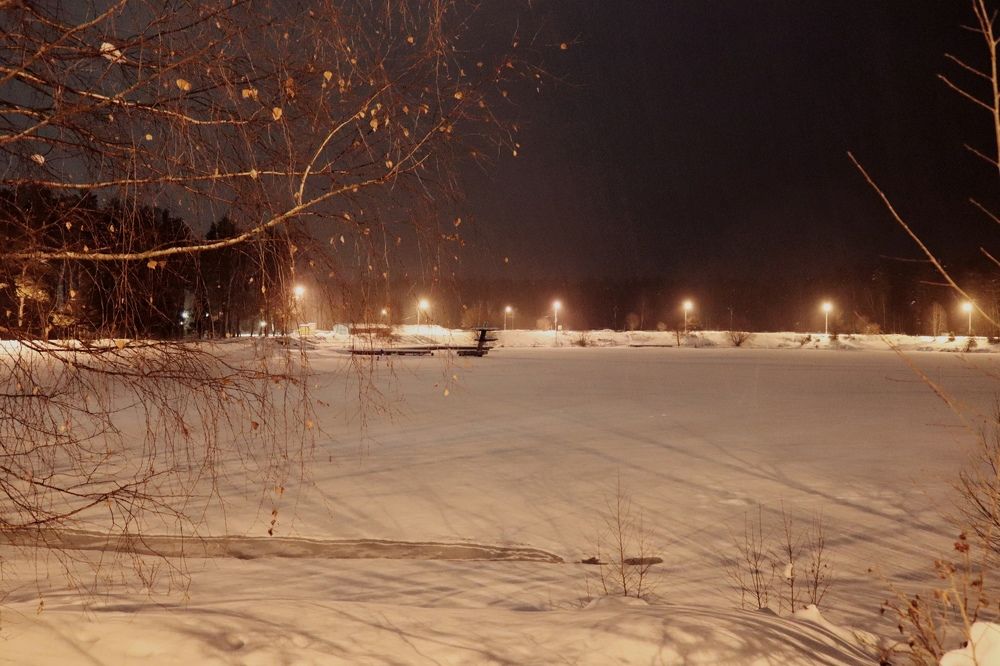 Зимний вечер на озере