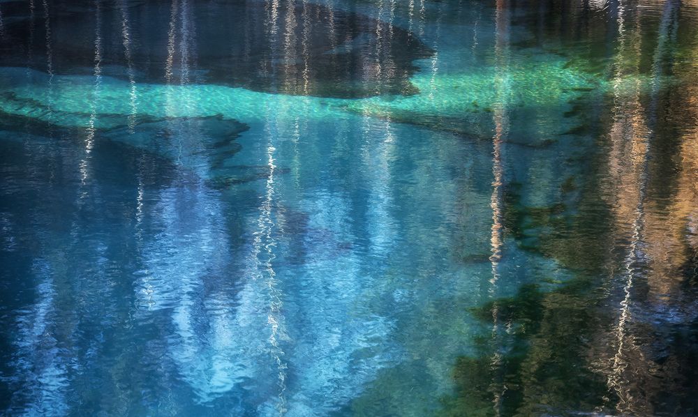 Цвет зимней воды