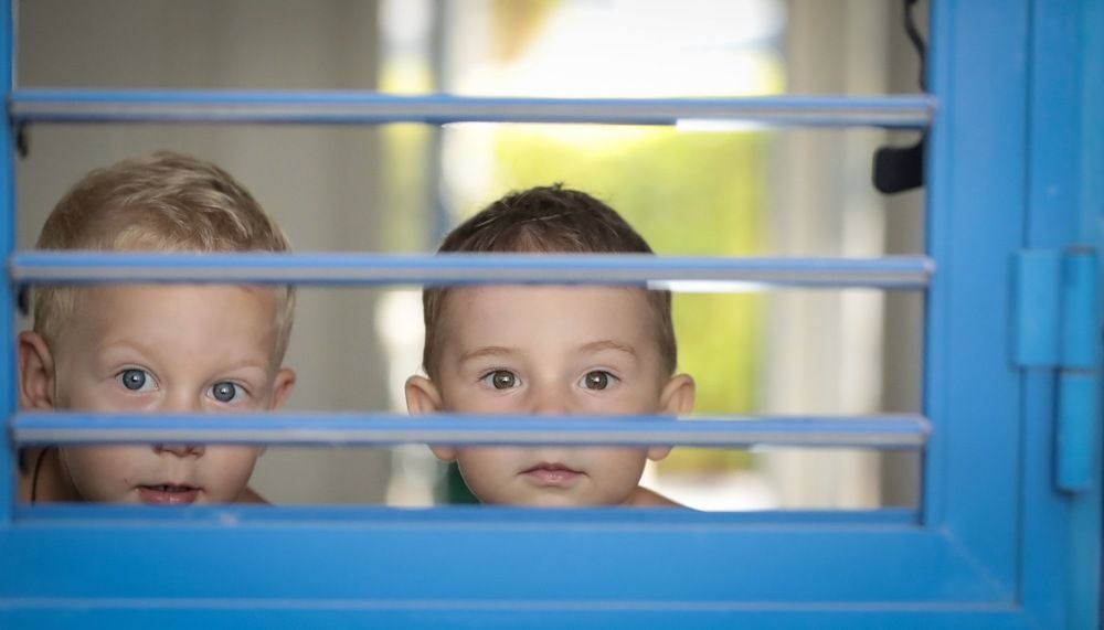 Детки в клетке