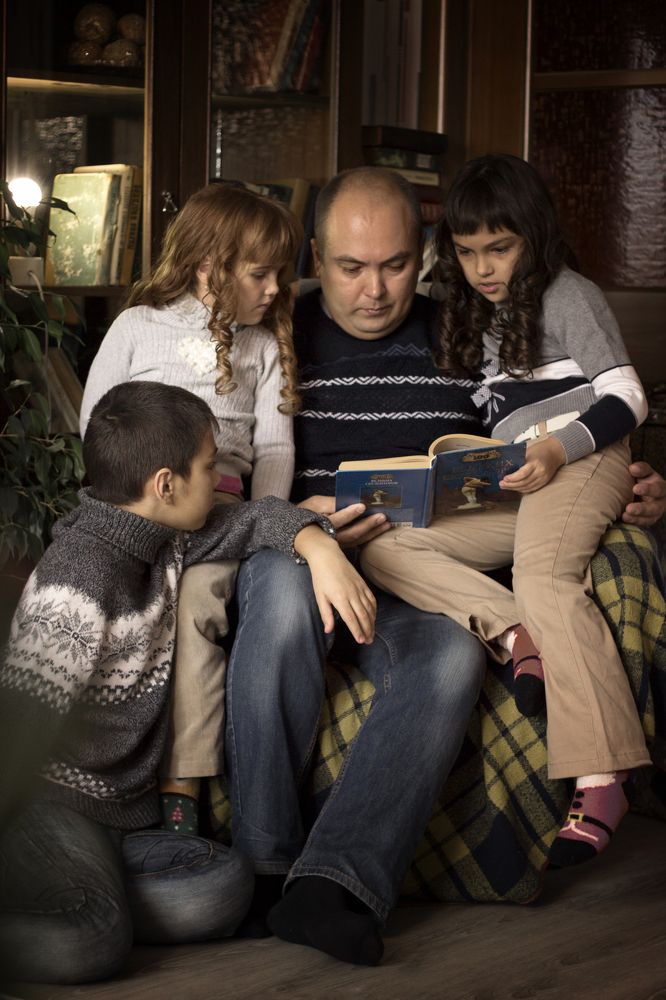 Вечером с папой за книжкой