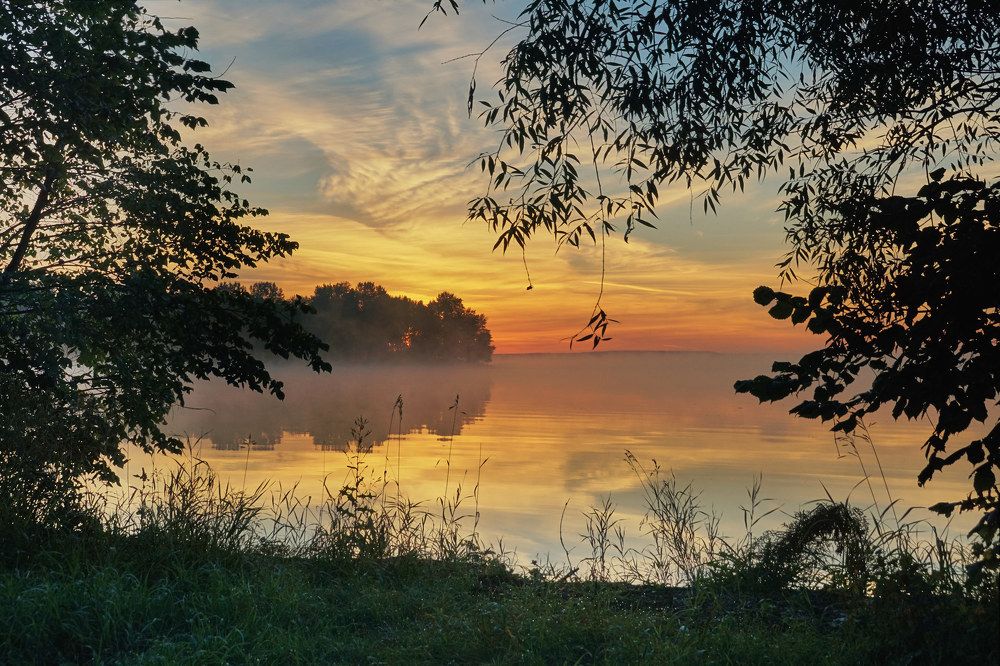 Рассвет над Камой. Водозабор. Воткинское водохранилище.