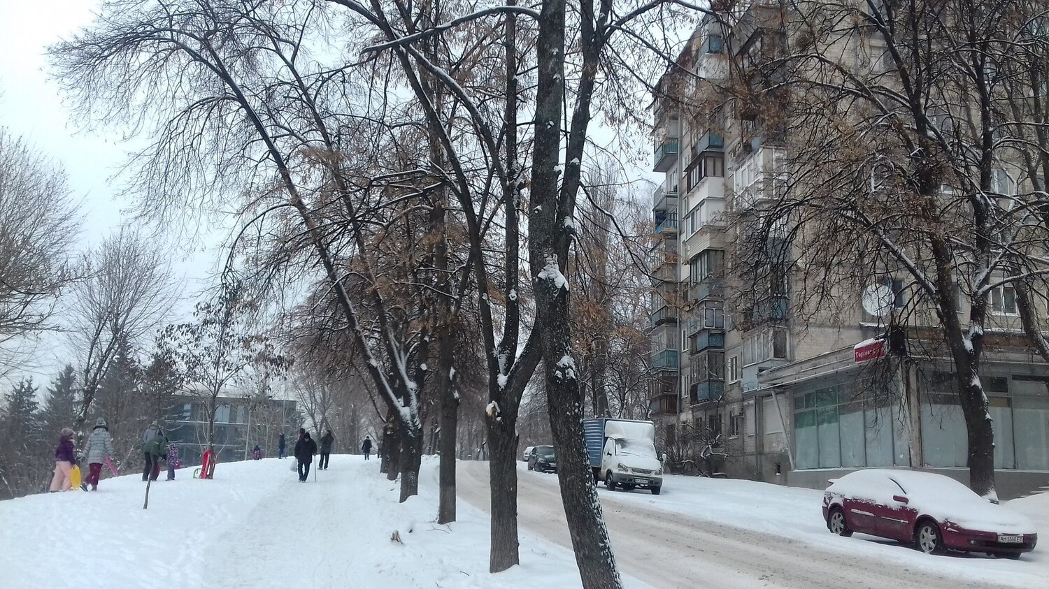 Возле дома
