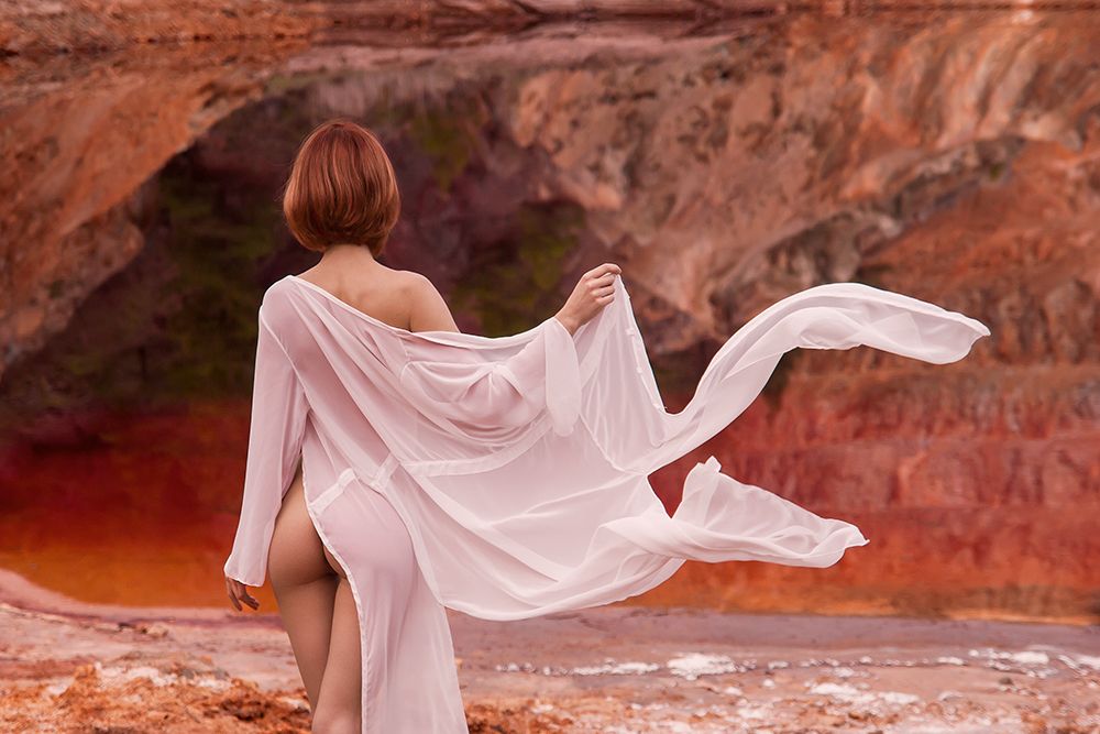 ню в пейзаже