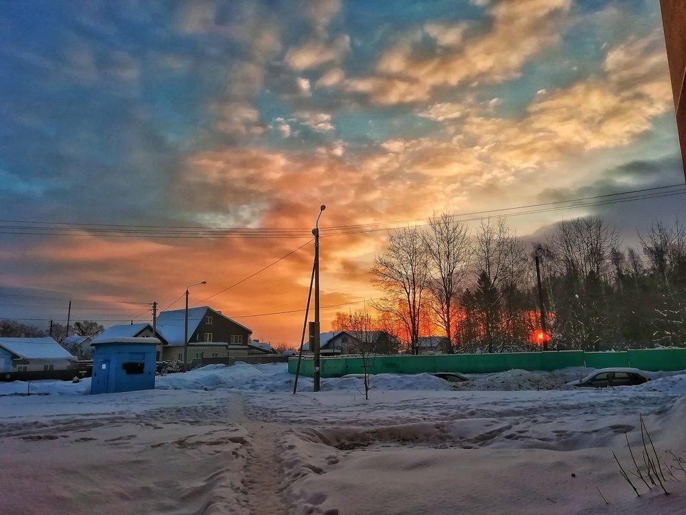 Загоралась красная заря