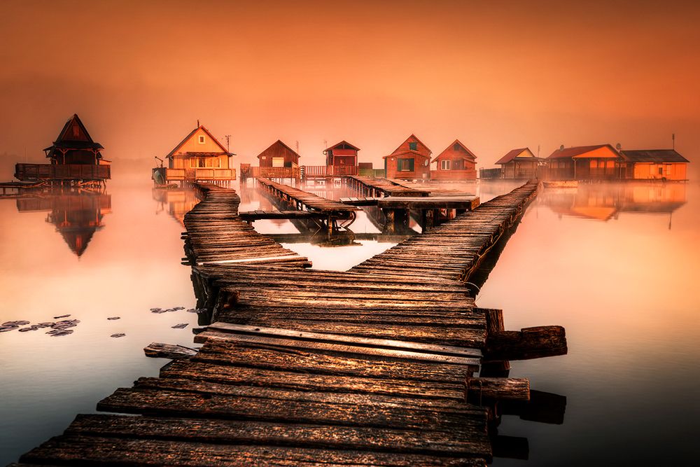 Orly morning on the lake