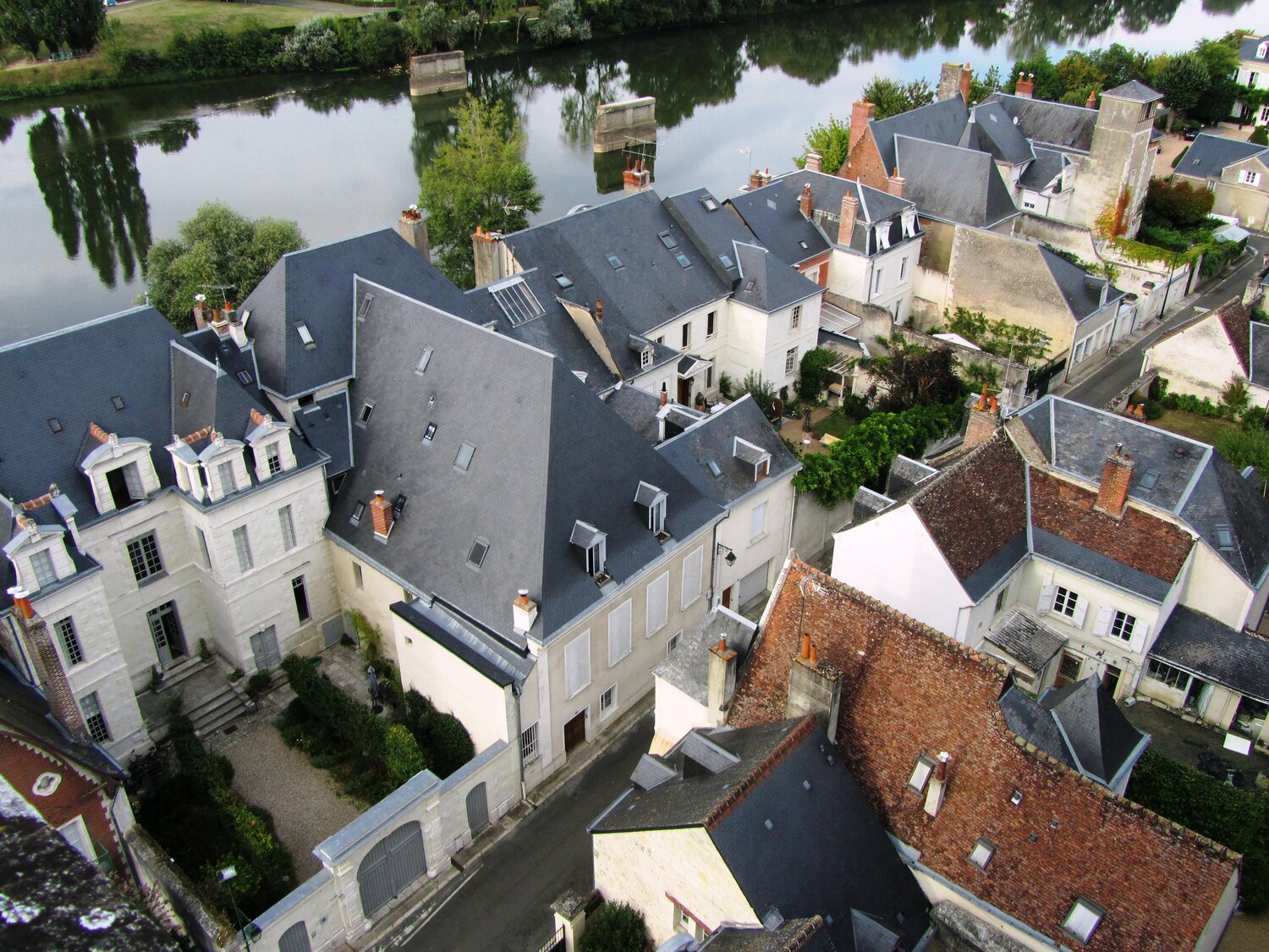 Франция Амбуаз. Вид на город из замка / France Amboise. View of the city from the castle