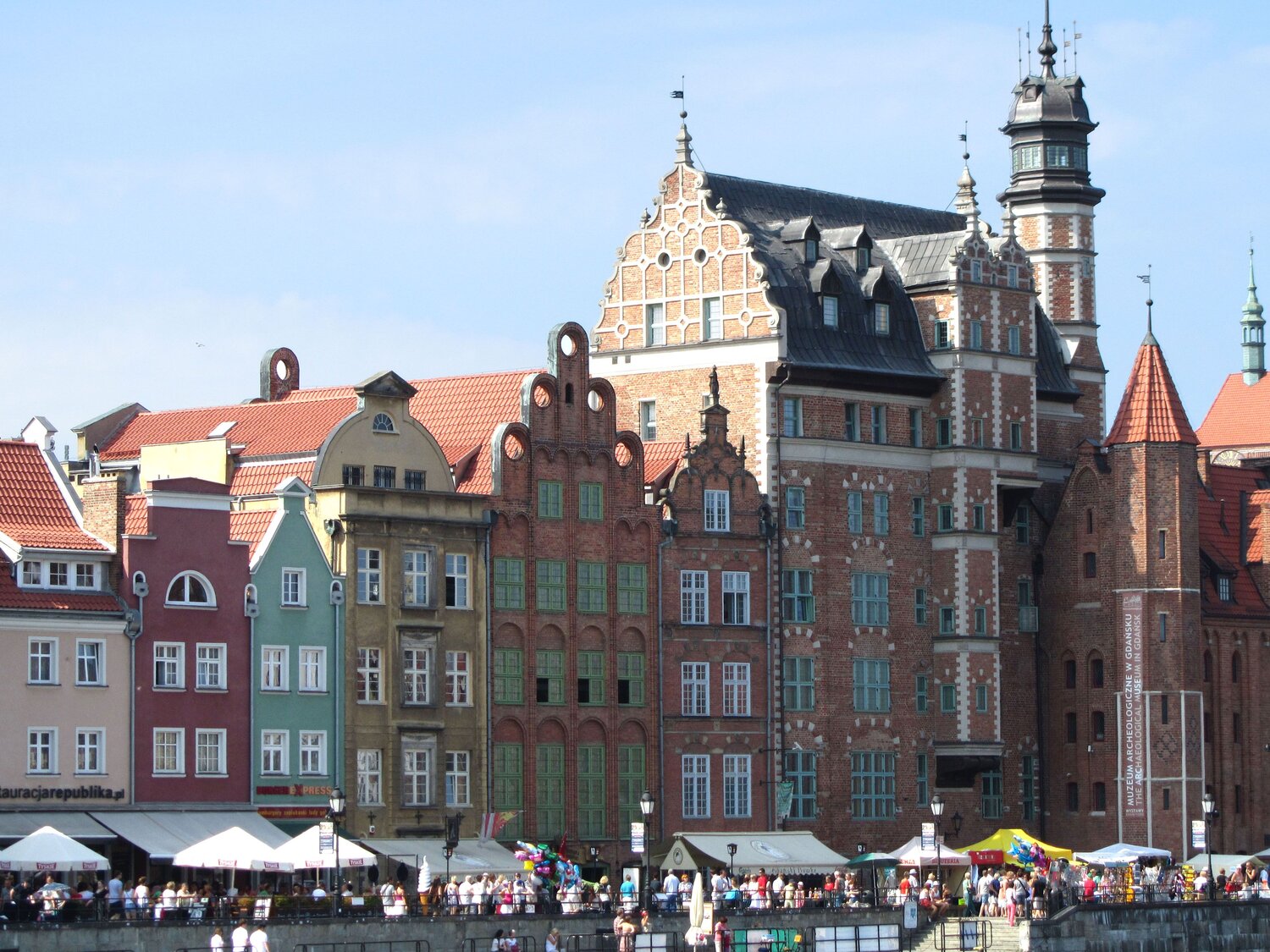 Дома и люди. Польша Гданьск / Houses and people. Poland Gdansk