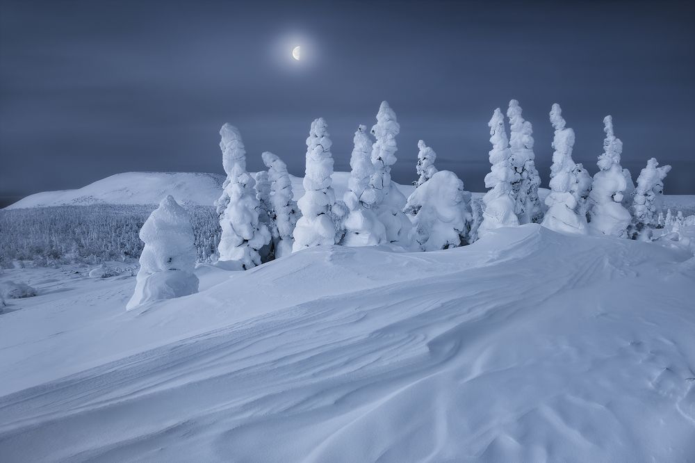 До рассвета далеко
