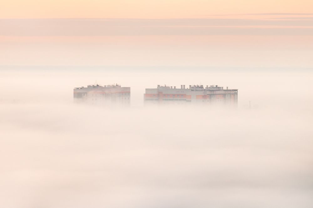 За облаками