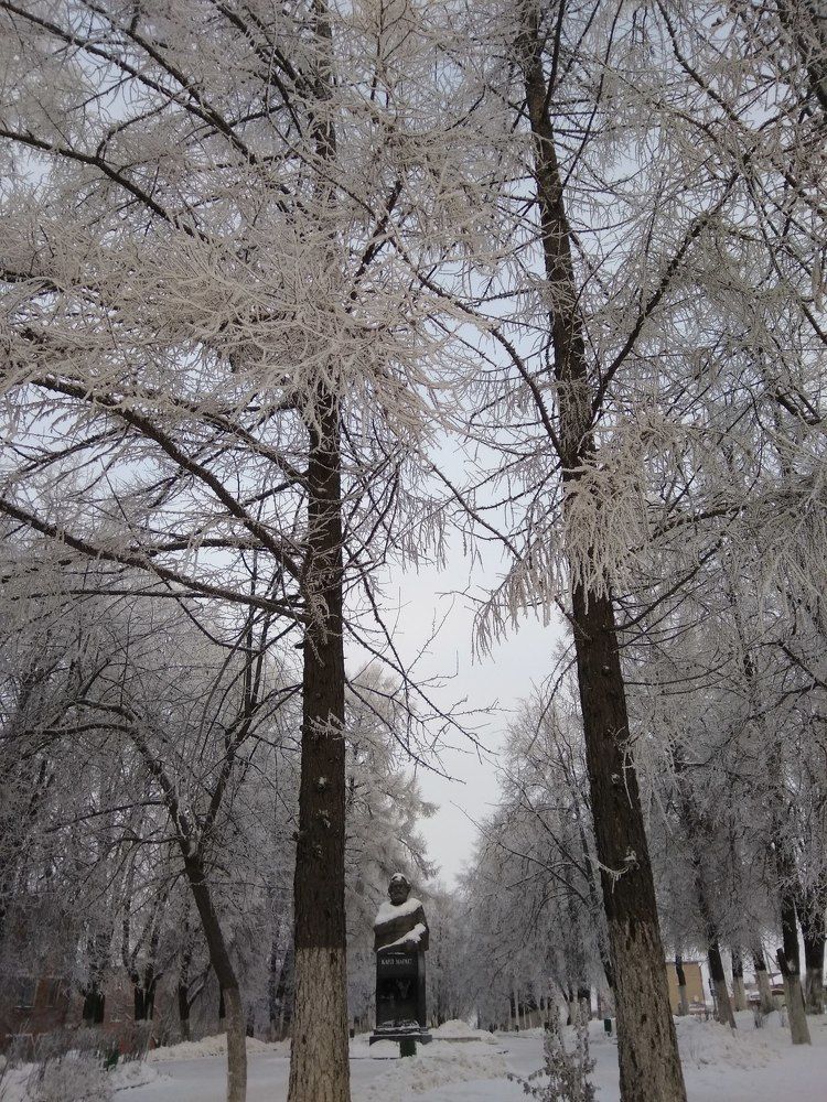 Сквер в небольшом российском городке