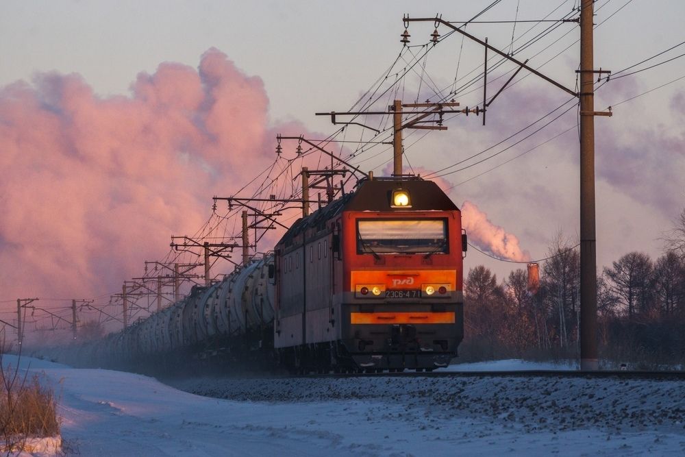 Поезд  на станцию "Рассвет"