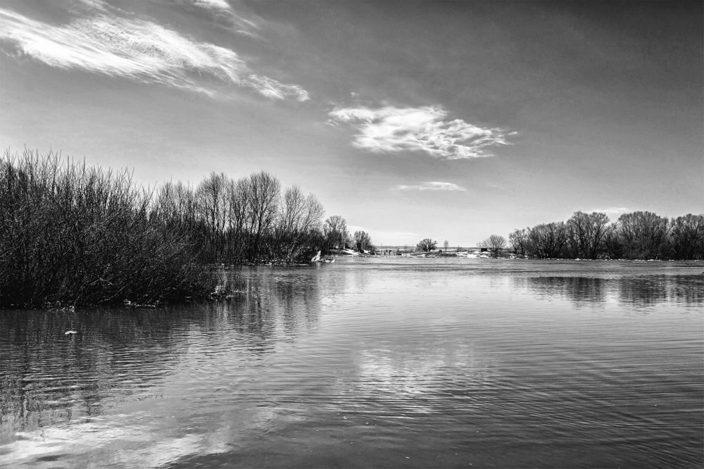 Разлив на реке