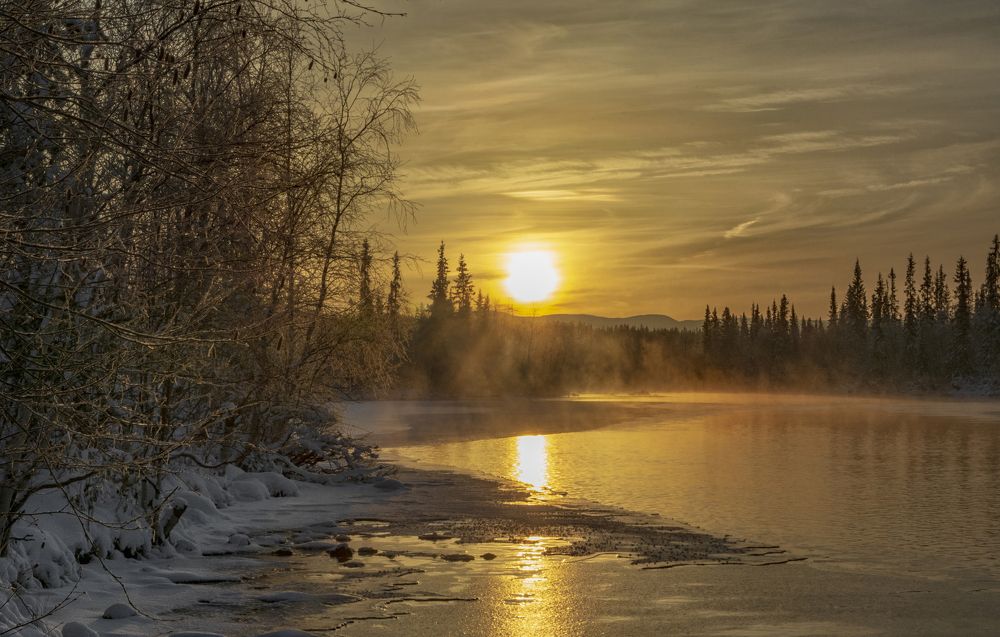 Рассвет на реке