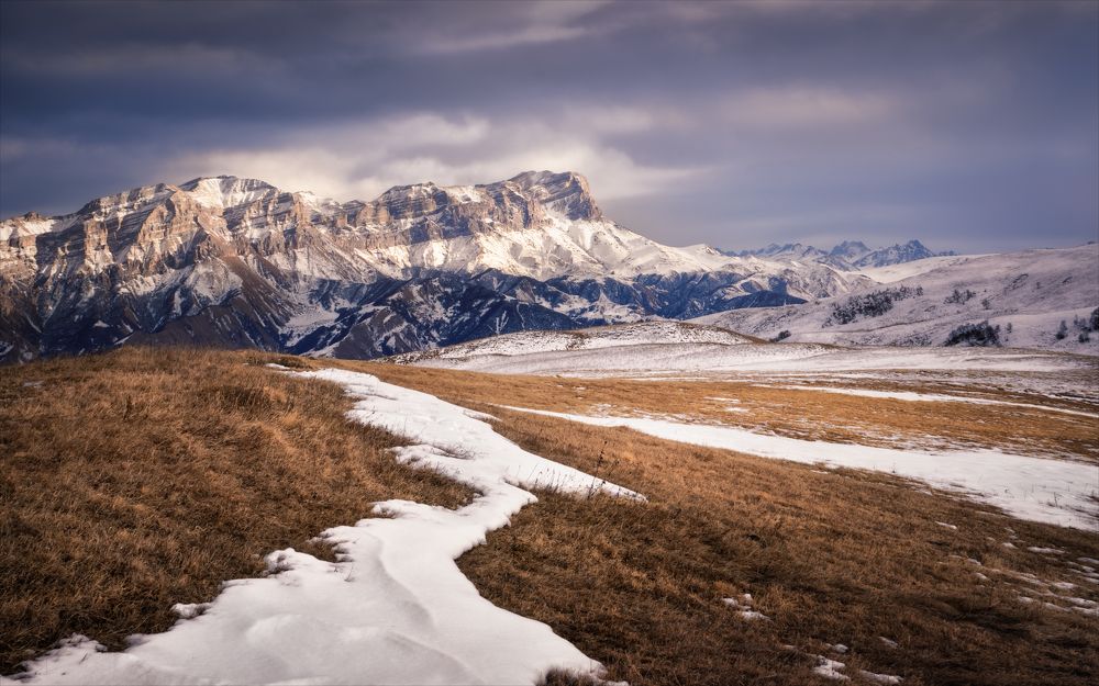 Здесь гор тишина...
