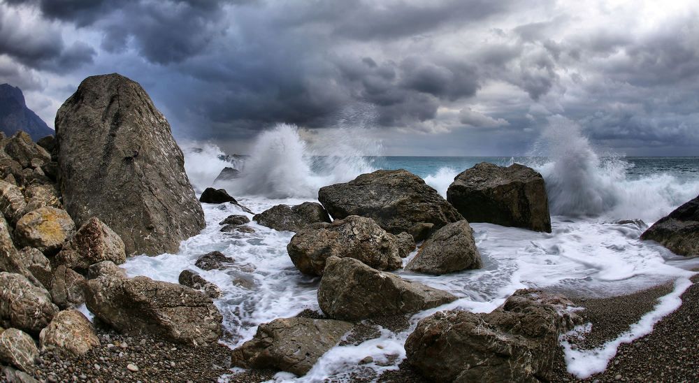 Море волнуется