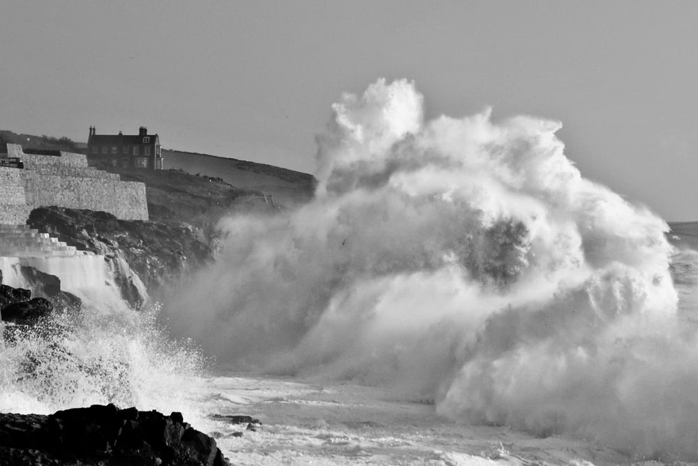 Winter Storm 2009 - Porthleven UK