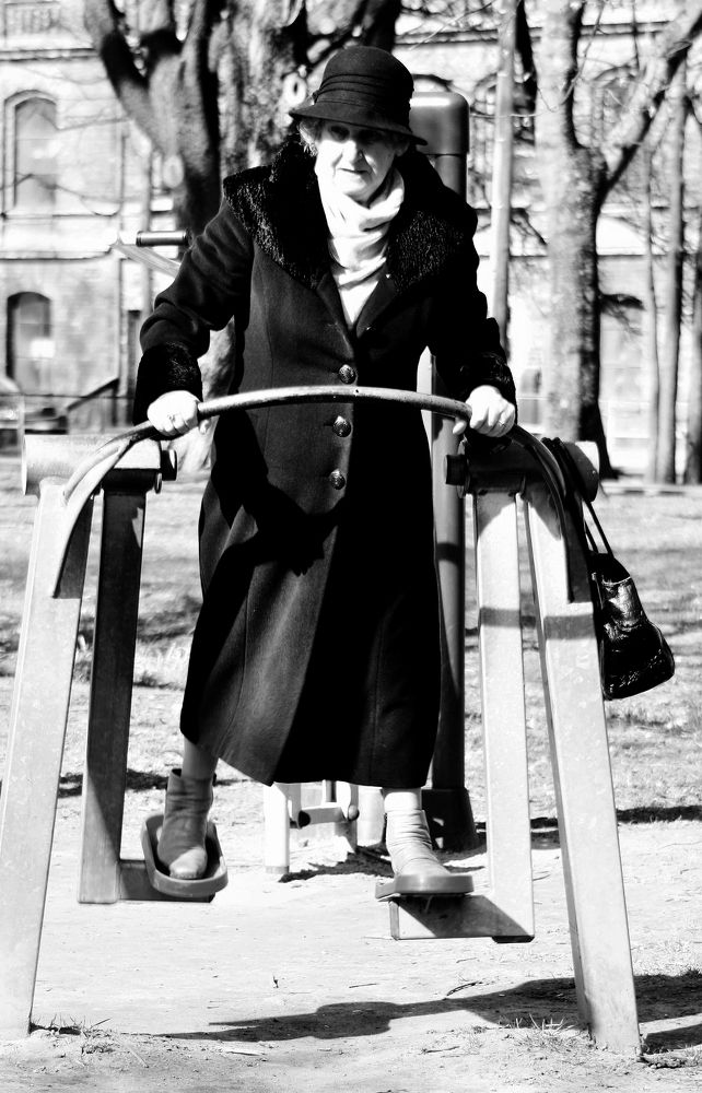 Интерессная Бабушка