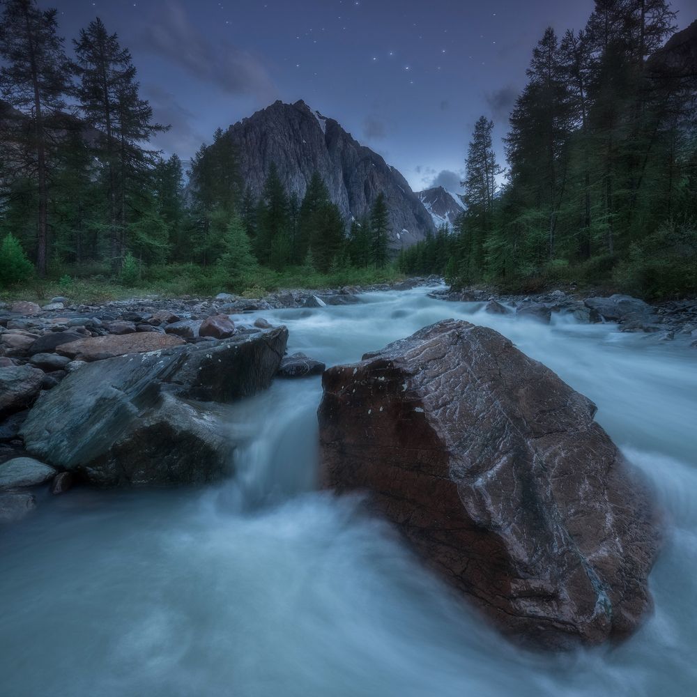 Сумерки в долине Актру