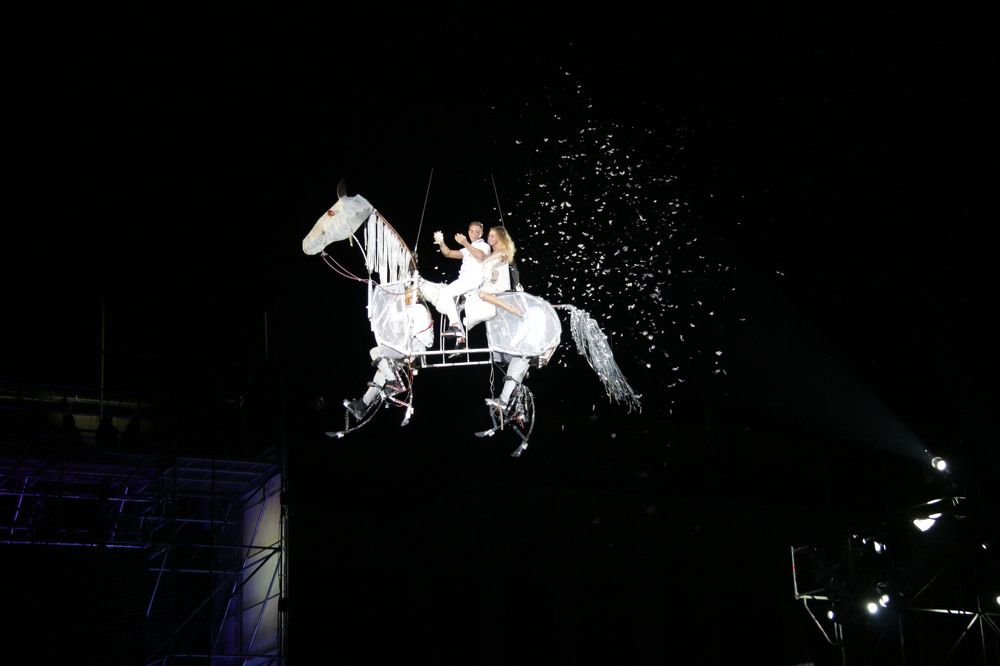 На белом коне