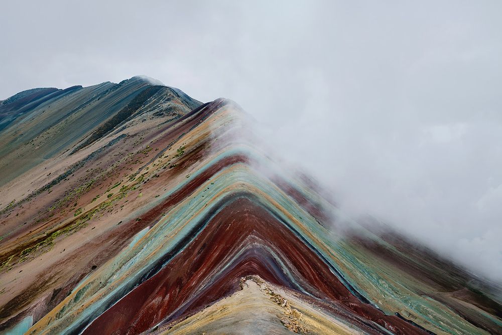 Радужные горы Перу