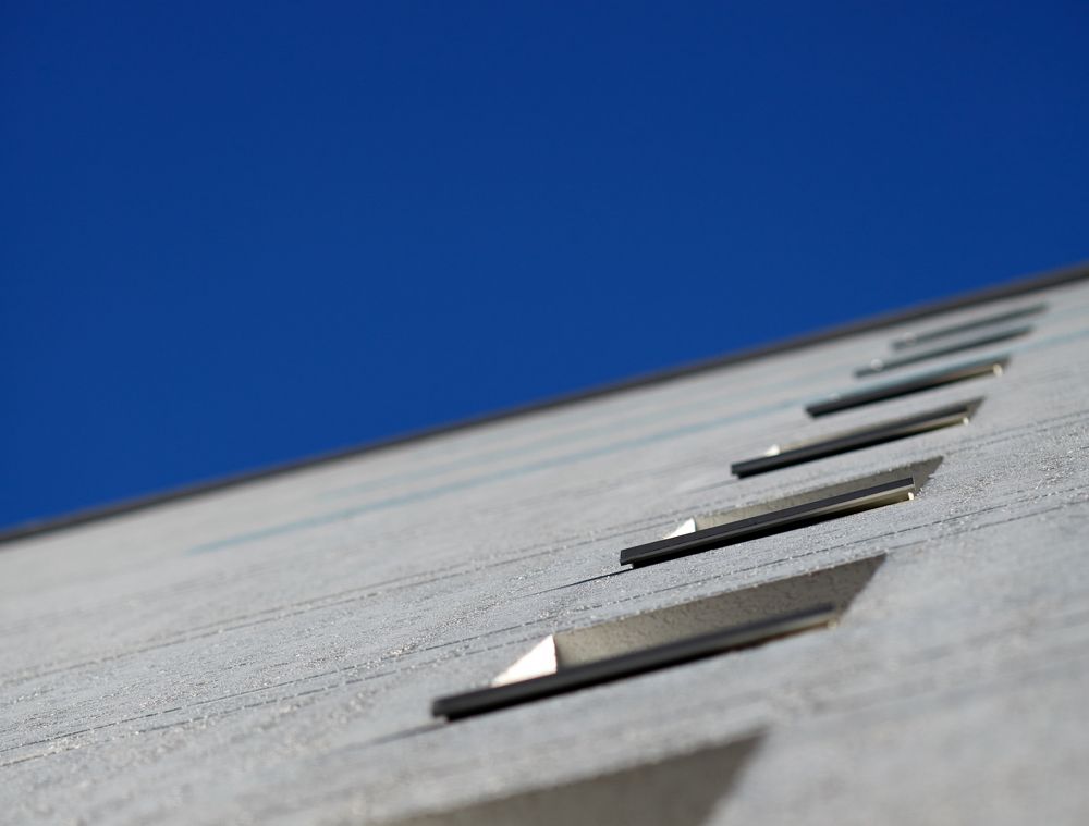 Тонкая серая линия