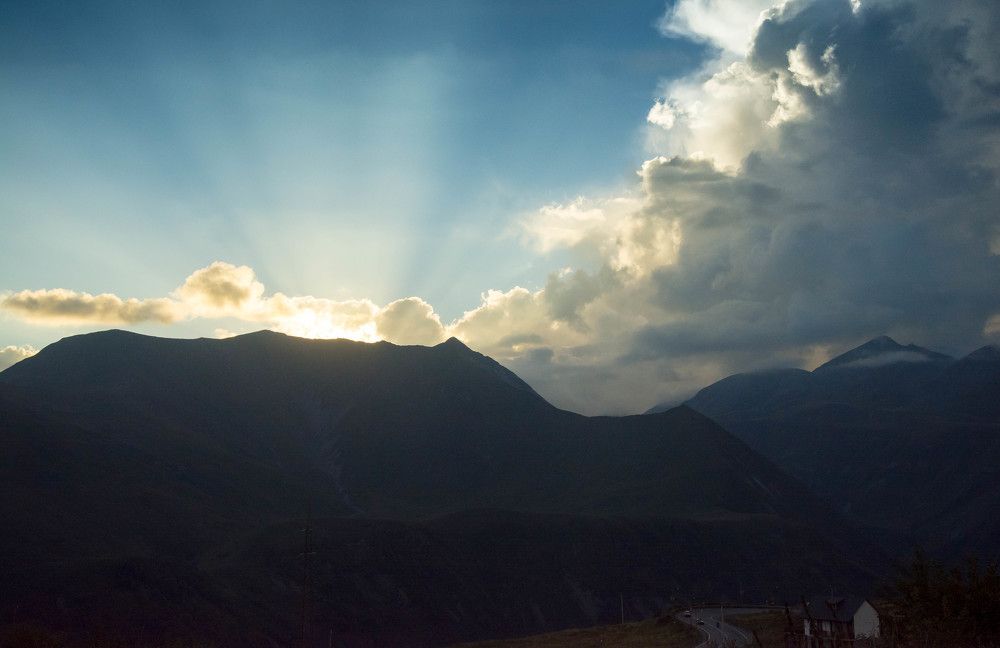 Рассвет в горах Кавказа