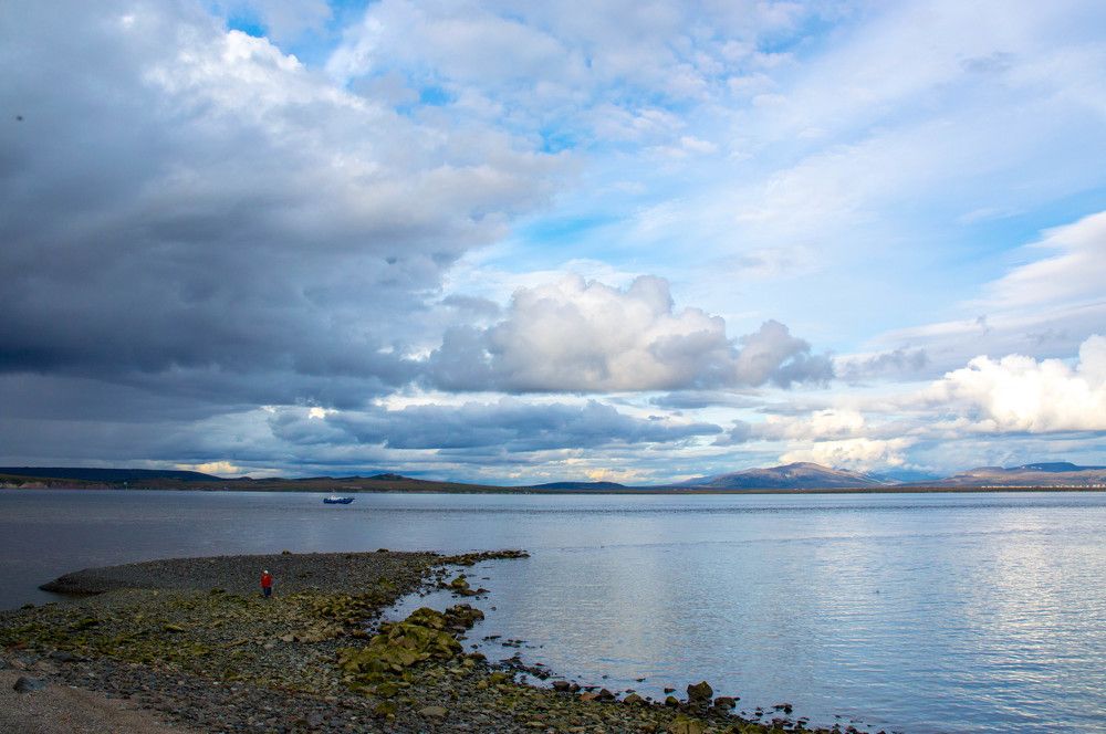 А на какой ты стороне...
