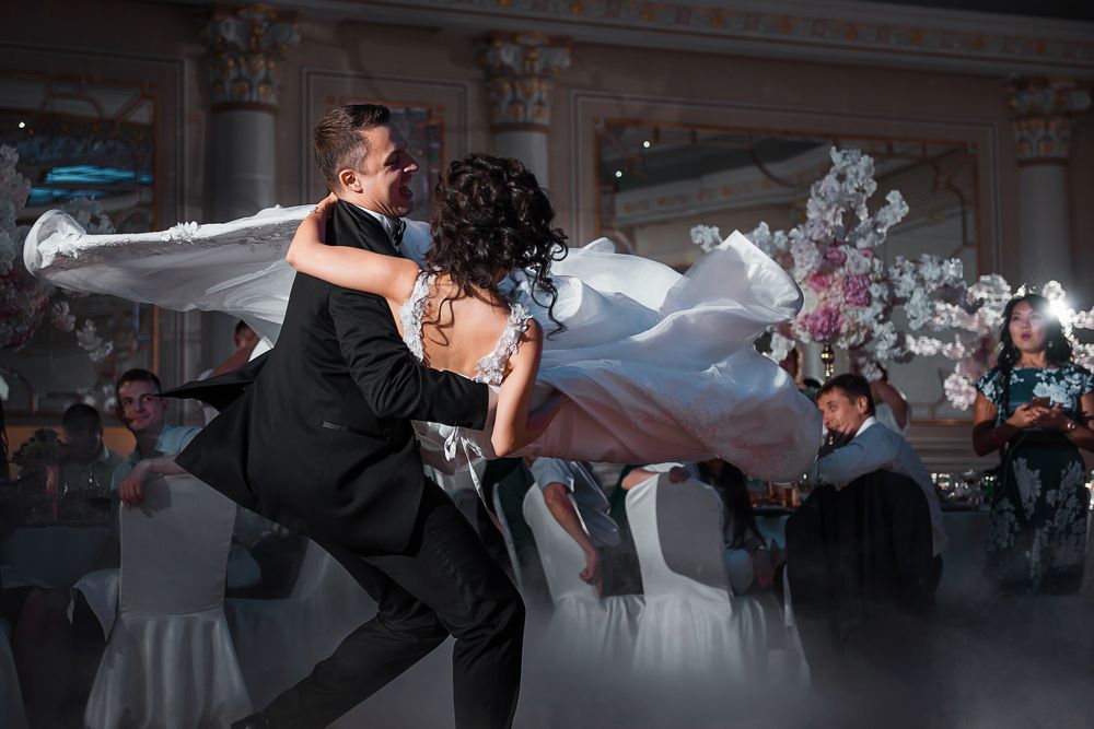 И мы кружимся в танце