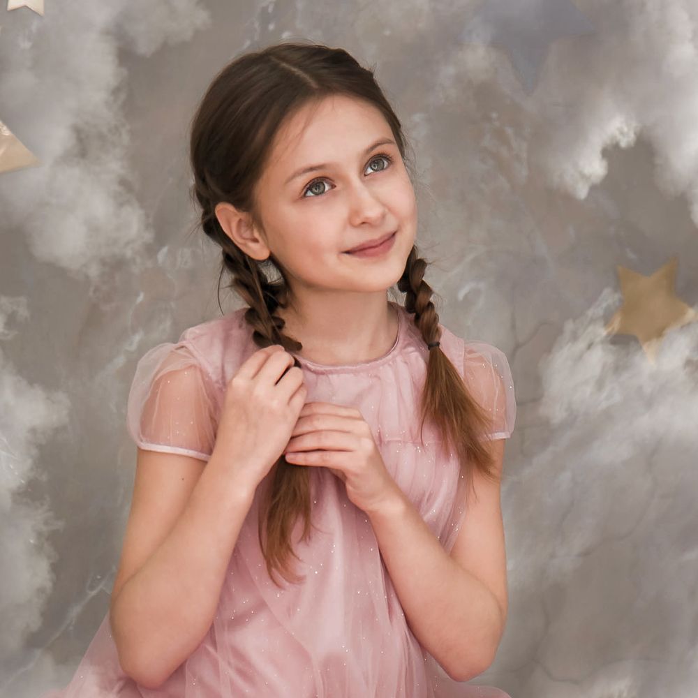 Арина витает в облаках